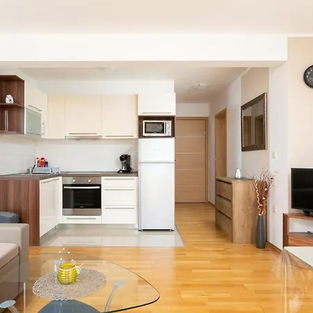 Διαμέρισμα Tina Μεντουλίν